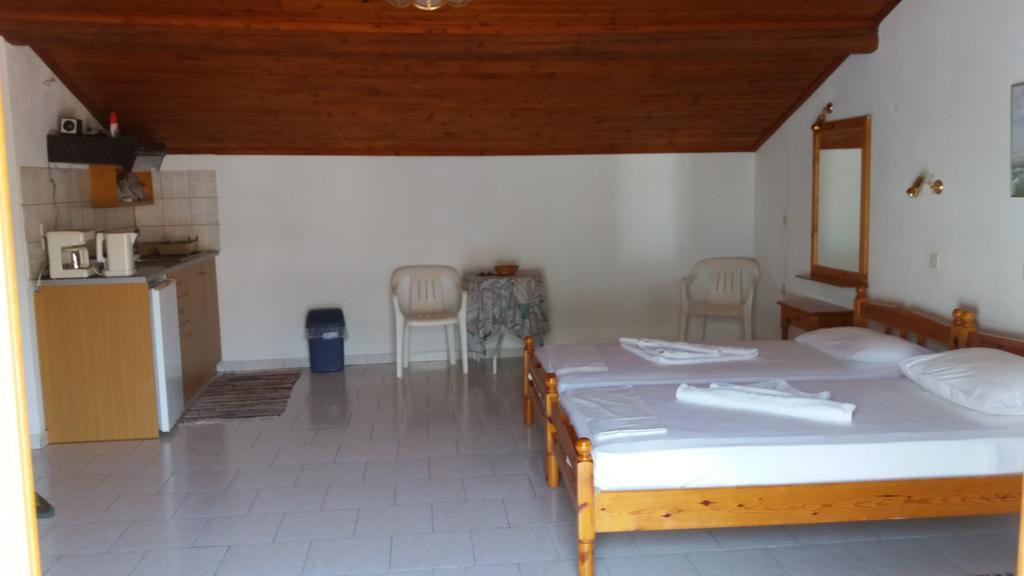 Alekos Rooms And Apartments Kokkari Buitenkant foto